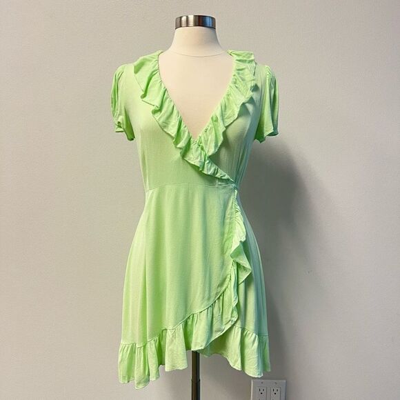 Sunday Best Aritzia Women’s Medium Green Ruffle Wrap Midi Dress - Picture 1 of 10